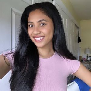 Meet your Posher, Janelle marie